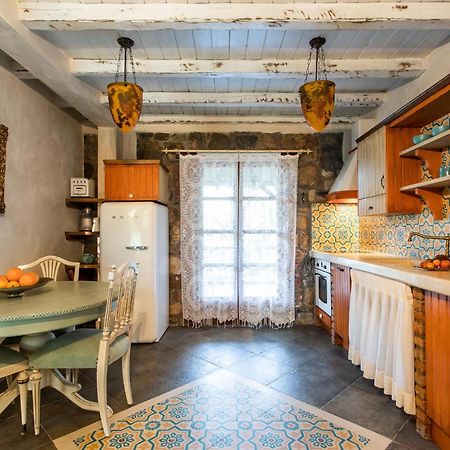 Appartement Ta Petrina à Vourvourou Extérieur photo